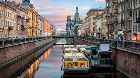 Какой известный и очень красивый собор Санкт-Петербурга располагается на набережной канала Грибоедова?