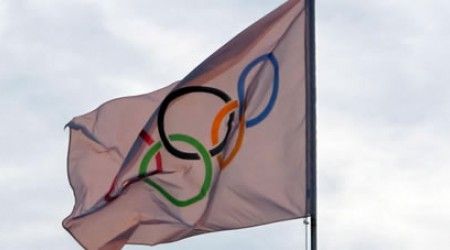 Кольцо какого цвета отсутствует на полотнище олимпийского флага?