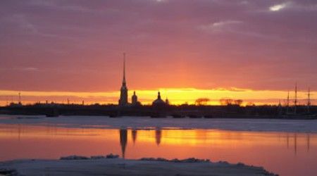 Какой российский город за свою трехсотлетнюю историю сменил четыре названия? 