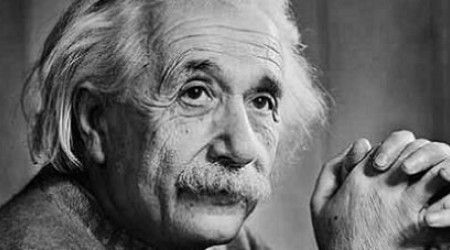 В рамках какой из теорий Альберт Эйнштейн вывел закон о взаимосвязи энергии и массы?