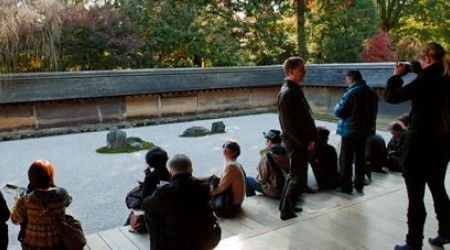 На что туристы со всего мира приезжают посмотреть в японский храм Рёандзи?