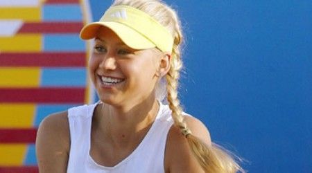 Какая из этих теннисисток неоднократно и успешно играла в паре с Анной Курниковой?
