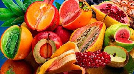 С каким из этих фруктов НЕ пускают во многие отели из-за его не столь приятного запаха?