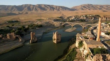 Между какими реками располагался один из древнейших очагов цивилизации — Месопотамия?