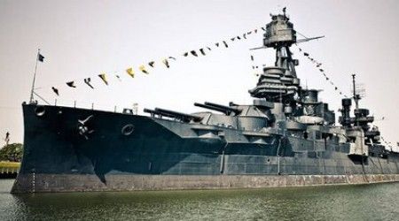 На борту какого линкора ВМФ США был подписан акт о капитуляции Японии во второй мировой войне?