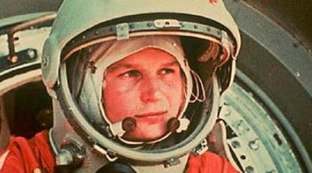 Назовите имя первой женщины-космонавтки.