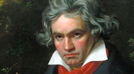 Как называется ода, на текст которой Бетховен написал финал 9-й симфонии?