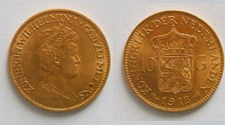 Какая из этих монет получила своё название от металла, из которого она чеканилась?