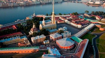 Из какого города в 1724 году был перенесен Монетный Двор в Петропавловскую Крепость?