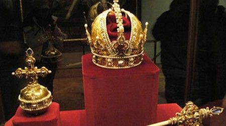 В какой части света был найден алмаз, который сейчас украшает скипетр королевы Великобритании?