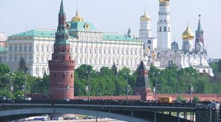 Кто руководил постройкой Большой Кремлёвского дворца в Москве?