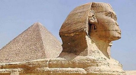 Какая египетская пирамида была построена первой?