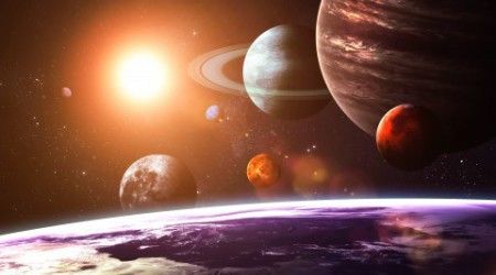 Сколько спутников планет Солнечной системы превышают по диаметру Меркурий?