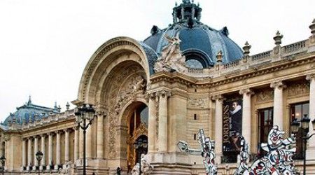 В каком стиле построен дворец Почетного легиона в Париже? 