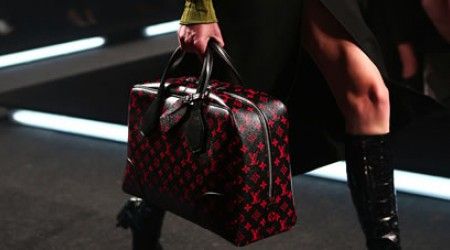Кто из этих известных личностей принял участие в рекламной кампании дорожных сумок Louis Vuitton?