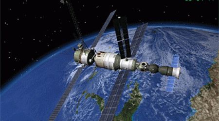 Какой модуль был пристыкован к орбитальному комплексу "Мир" последним?