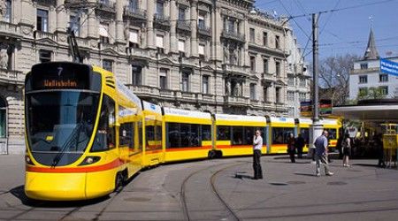 В центральной части какого города не ездят трамваи и автобусы?