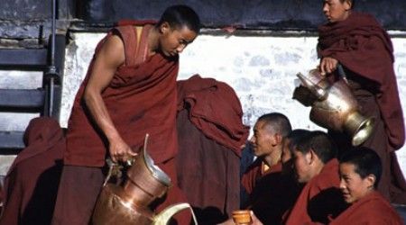 Что НЕ входит в рецепт приготовления чая по-тибетски?