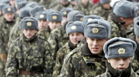 С какого года призывники служат в Вооружённых силах РФ один год?