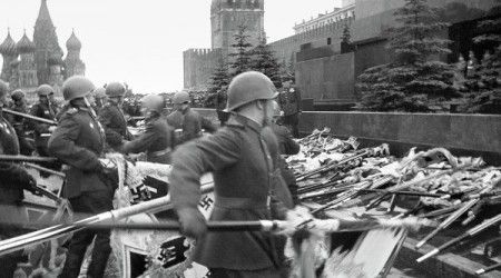 Когда на Красной площади состоялся первый парад Победы в Великой Отечественной войне?