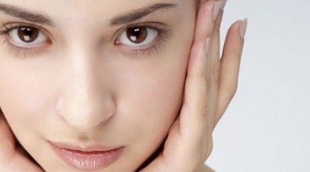 Как косметологи называют центральную часть лица человека: лоб, нос и подбородок?