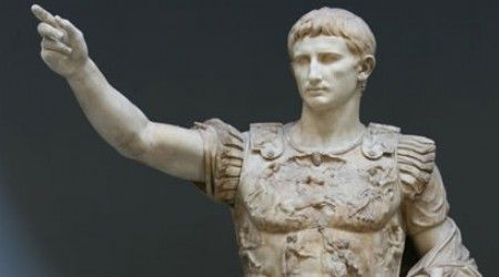 Какое прозвище римляне придумали для Гая Юлия Цезаря Октавиана?