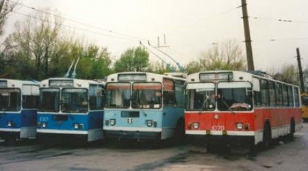 В какой стране были выпущены первые троллейбусы?