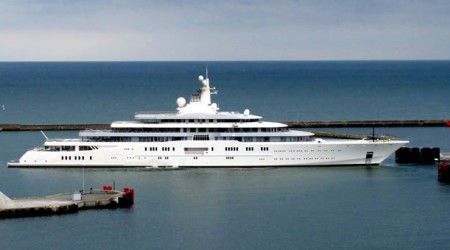 Какому миллиардеру принадлежит самая длинная яхта в мире?